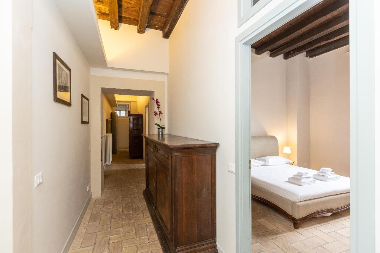 Rome Historical Apartment - Arco Dei Banchi Roma Exterior foto