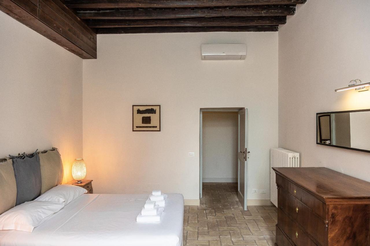 Rome Historical Apartment - Arco Dei Banchi Roma Exterior foto