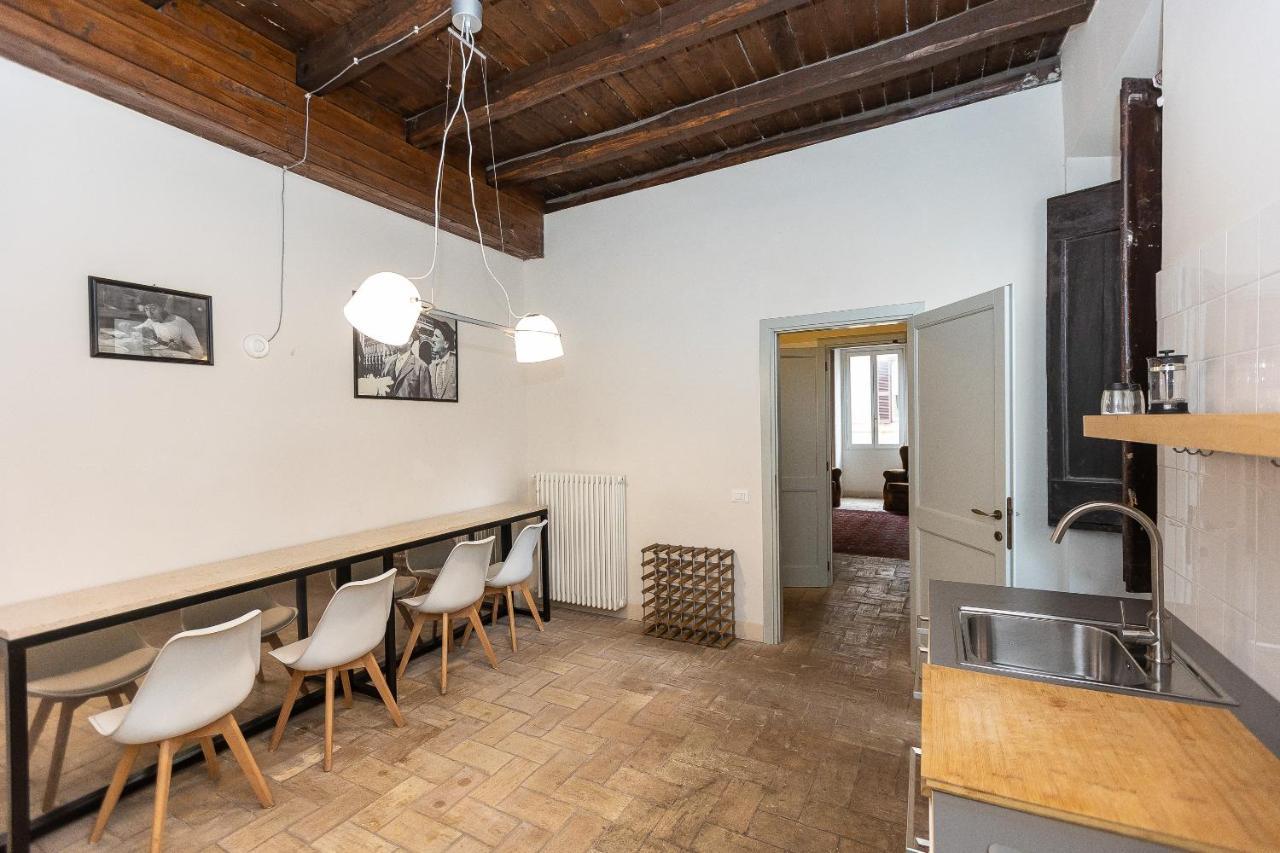 Rome Historical Apartment - Arco Dei Banchi Roma Exterior foto